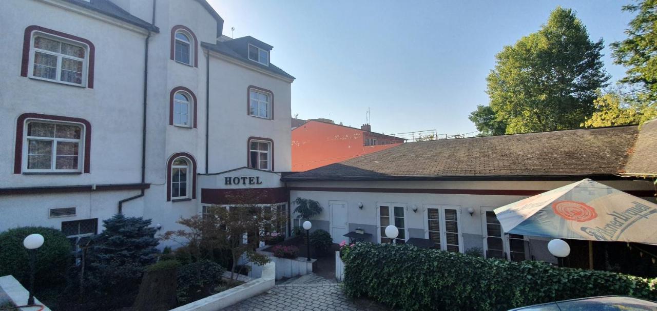 Hotel Jerabek Prag Exteriör bild