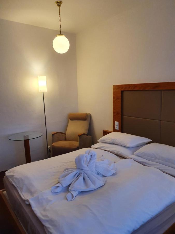 Hotel Jerabek Prag Exteriör bild