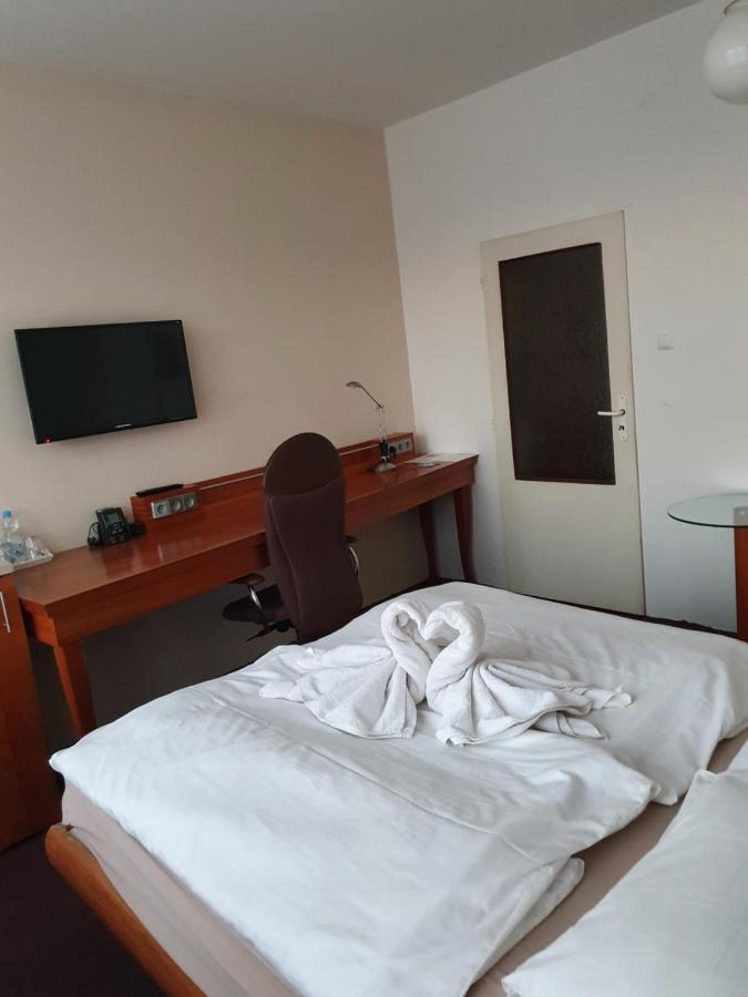 Hotel Jerabek Prag Exteriör bild
