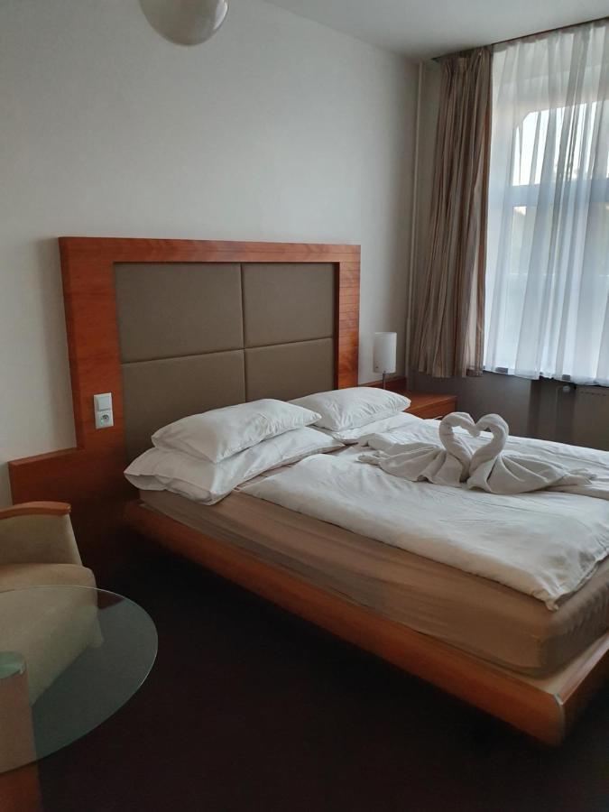 Hotel Jerabek Prag Exteriör bild