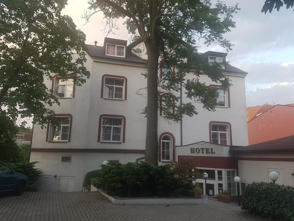 Hotel Jerabek Prag Exteriör bild